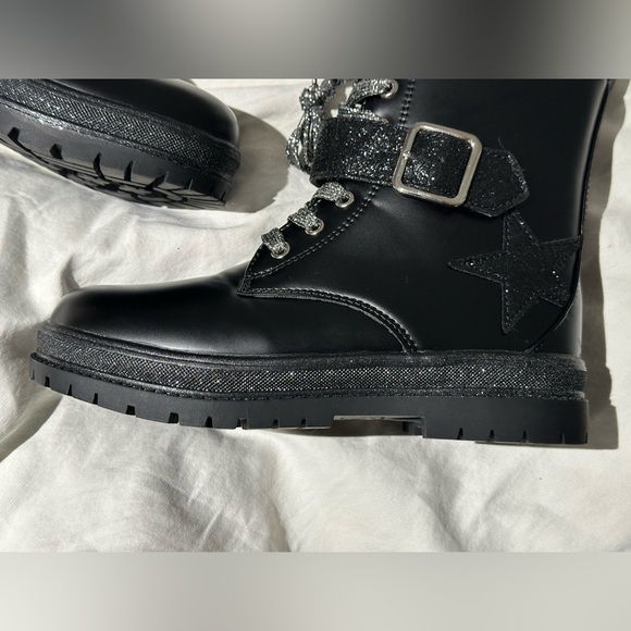 ⭐️Like New⭐️ Kelly & Katie: Girls Boots- Size 4 - Picture 9 of 12